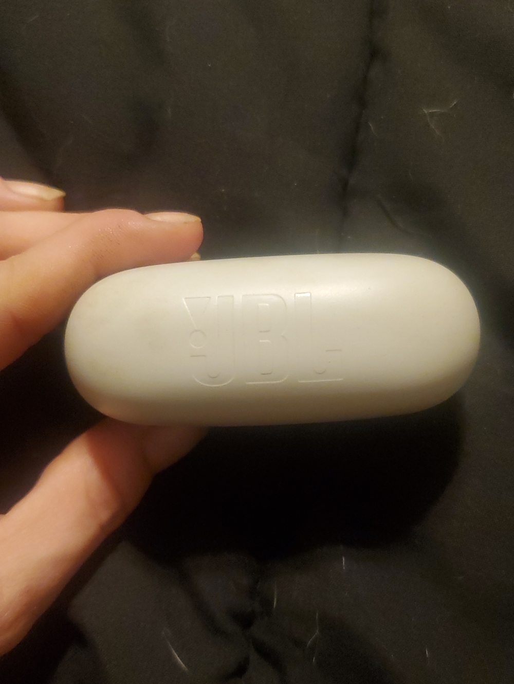 JBL White Earbuds And Charging Case